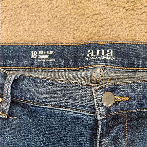 a.n.a Medium Blue Cropped Jeans with Distressed Hem - Picture 3 of 9